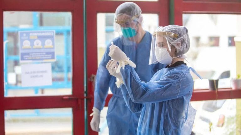 Confirman la muerte de 3 pampeanos con COVID-19 y la cantidad de víctimas llegó a 44 en la provincia