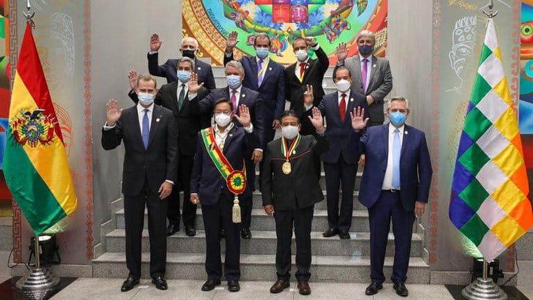 Alberto Fernández participó de la jura de Luis Arce en Bolivia y se reunió con el Rey de España y el presidente de Colombia