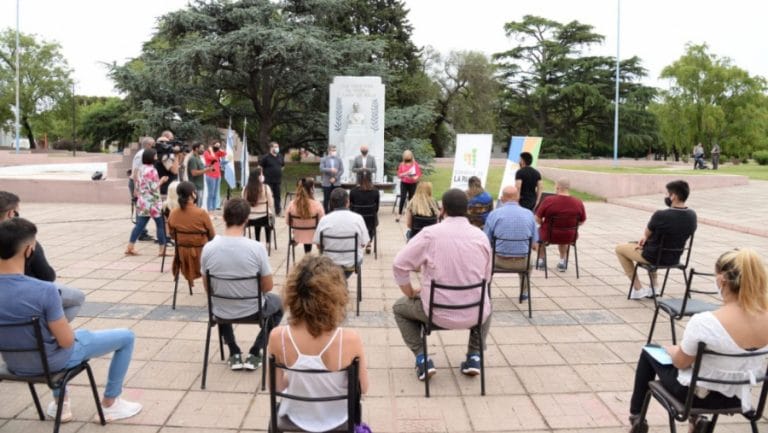 Se entregaron créditos por $ 770 mil pesos en Intendente Alvear