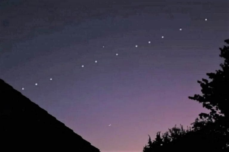 Starlink: Alrededor de 60 satélites pasaron en “trencito” por el cielo de La Pampa