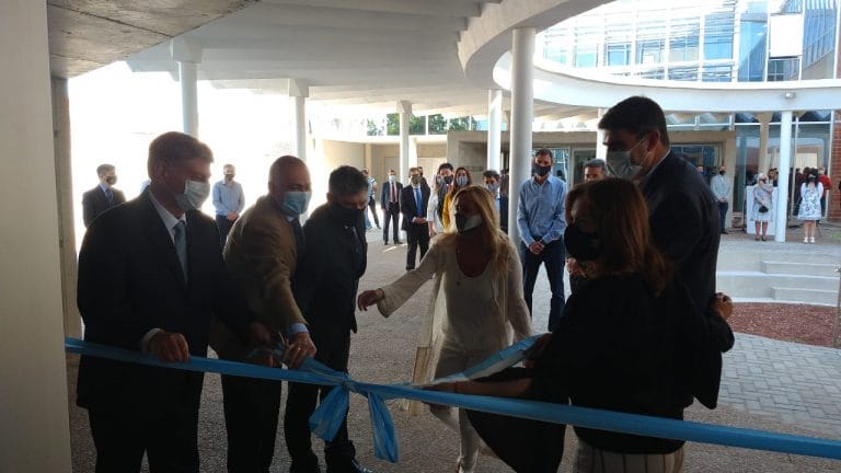 Con la presencia del Gobernador, quedó inaugurado el nuevo edificio del Concejo Deliberante y el Juzgado de Paz