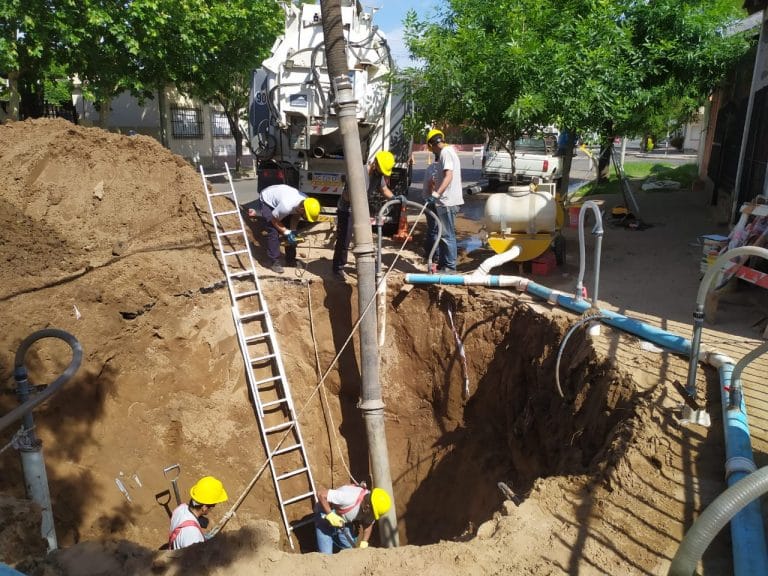 CORPICO advirtió que estan reemplazando una cañería averiada en calle 2 entre 13 y 15