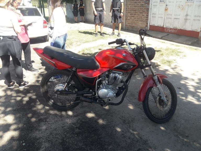 General Pico: dos motociclistas corrían «picadas» y la policía realizó allanamientos para secuestrar los rodados