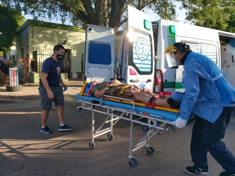 Fuerte choque en calle 14 y 31: Un mayor y un menor de edad fueron hospitalizados