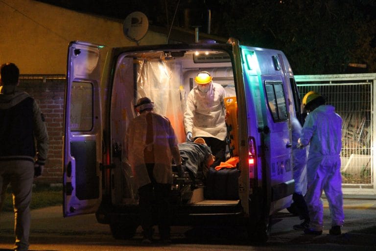 Dos de los jóvenes accidentados en la madrugada se encuentran en grave estado de salud