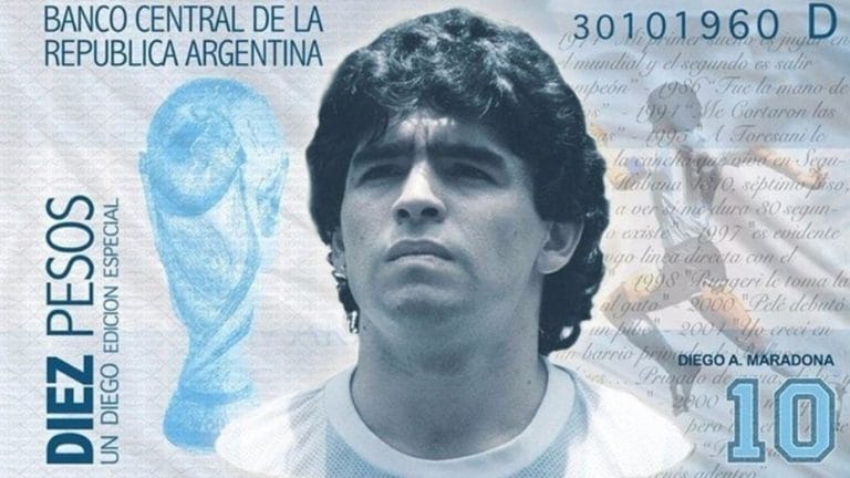 Proponen crear un billete de 10 pesos con la imagen de Diego Maradona