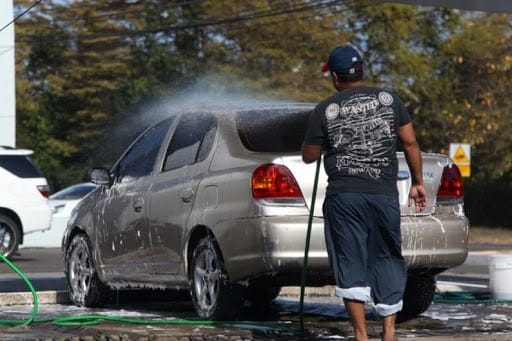 Desde la Municipalidad pidieron “no derrochar el agua” y “mantener los pastos cortos” para evitar multas