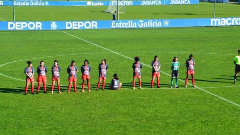 Una futbolista se negó a homenajear a Maradona y se puso de espaldas: Su equipo terminó perdiendo 10 a 0