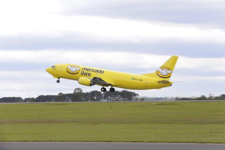 Mercado Libre vuela: estrenó su propia flota de aviones para hacer entregas en Brasil