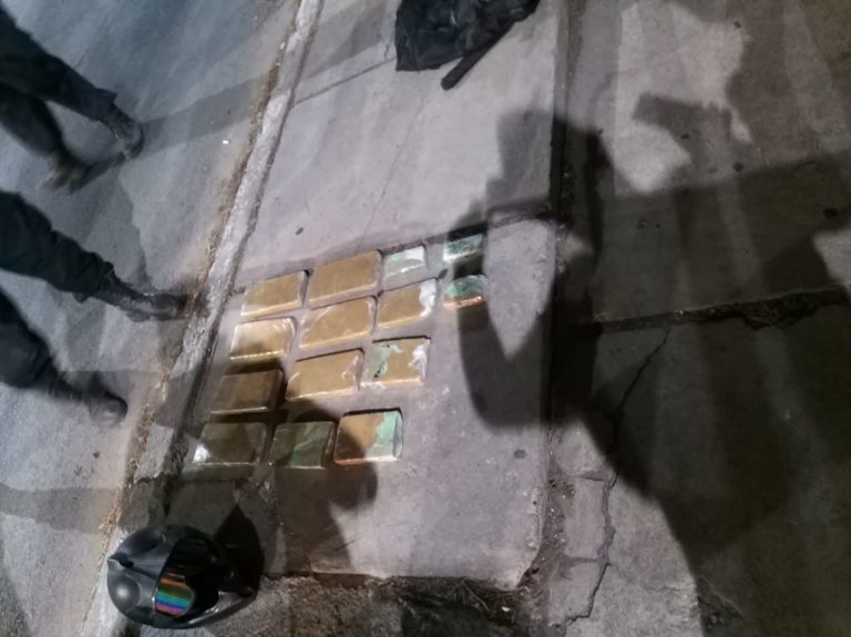 La Pampa: Secuestraron 14 trozos compactos de marihuana equivalente a unos 10 kilos y hay un detenido