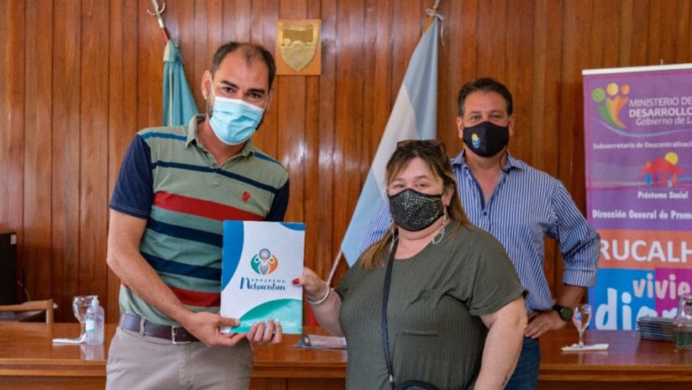 Se entregaron créditos Nehuentun y Rucalhue por más de 500 mil pesos en Uriburu