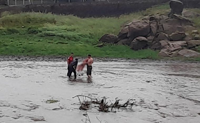 Temporal trágico en Villa Carlos Paz: una mujer murió arrastrada por el agua