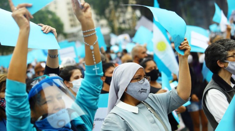 Aborto legal: La Iglesia convocó a una jornada de oración para el 8 de diciembre