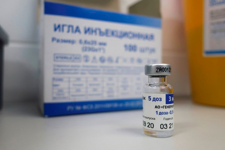 Los responsables de la vacuna rusa Sputnik V afirmaron que la fórmula será “muy efectiva” contra la nueva cepa de Coronavirus