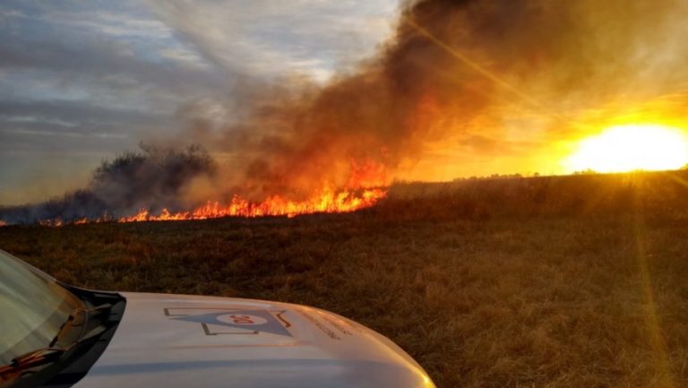 La Pampa: Contuvieron cuatro incendios generados por el intenso temporal