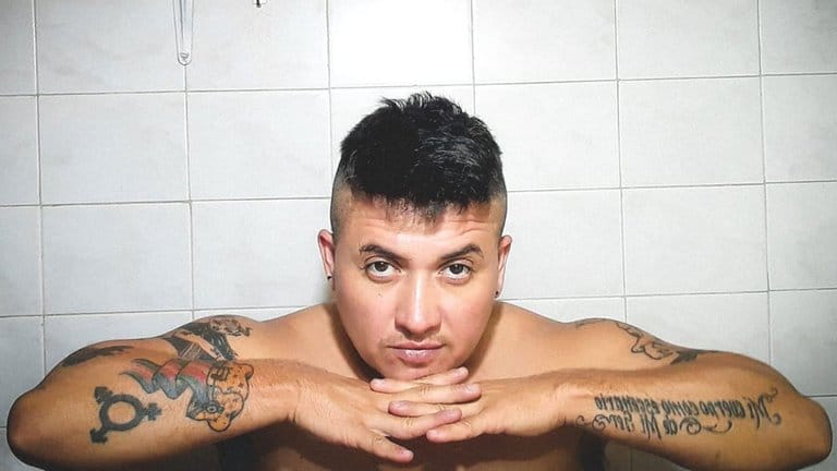 Es un hombre trans y terminó en un hospital, de urgencia, tras un aborto clandestino: “Me desperté con un policía al lado”
