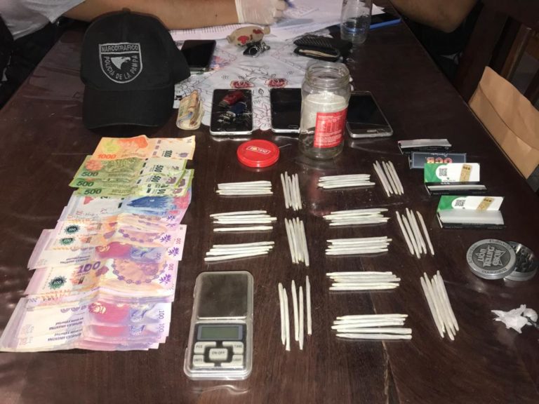Desbaratan una boca de expendio de droga en Santa Rosa