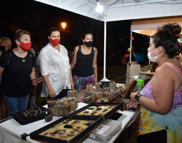 Hoy último día para disfrutar de artesanos, emprendedores y food truck en el pase de los inmigrantes