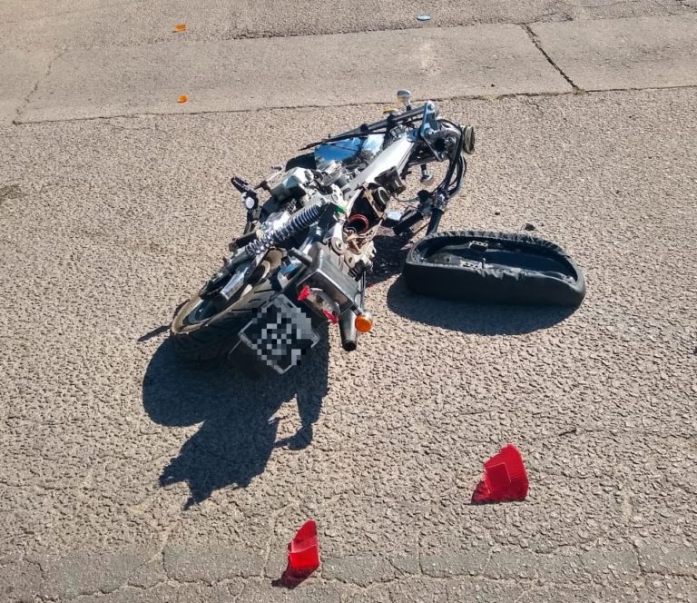 Fuerte choque entre motos en calle 7 y 36: Tres mujeres fueron hospitalizadas