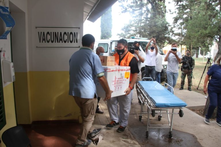 COVID-19: en General Pico ya se vacunaron 375 personas en Salud