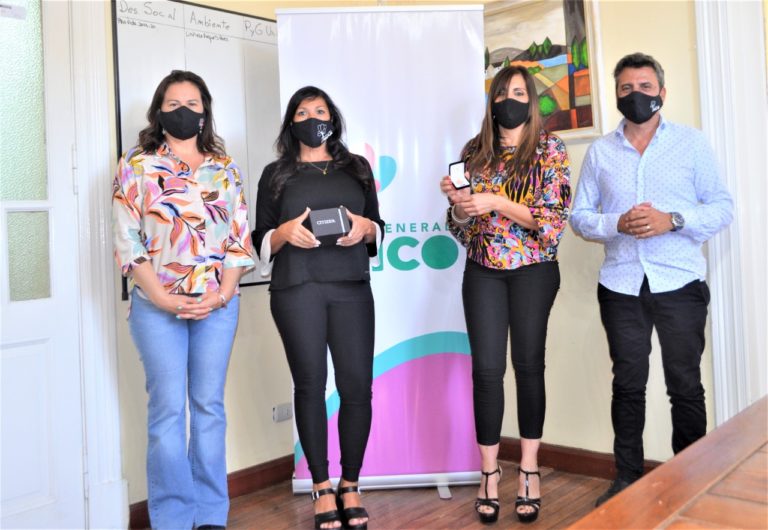 Dos empleadas municipales fueron reconocidas al cumplir 25 años de servicio