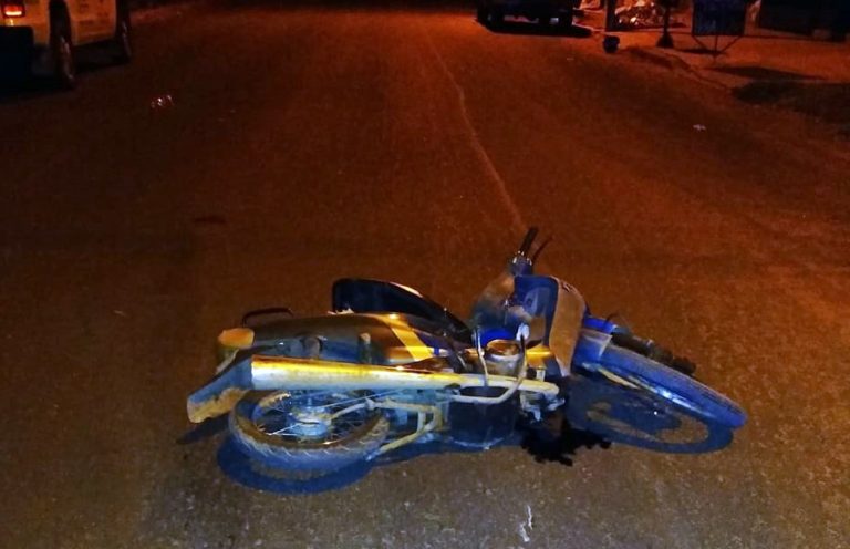 Choque dejó una motociclista hospitalizada: El conductor del auto se dio a la fuga
