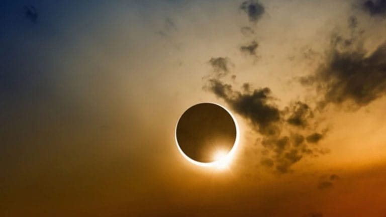 La Adela: El eclipse total de sol se transmitirá en vivo por la TV Pública