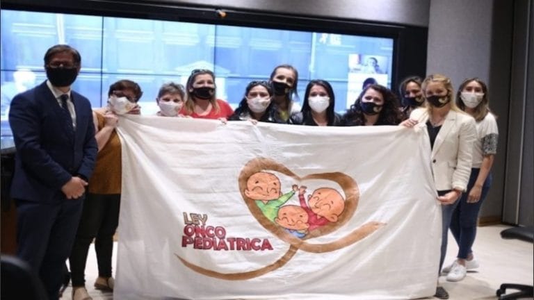 Mendoza aprobó una ley que le garantiza cobertura médica a los chicos que padecen cáncer
