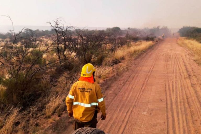 La Pampa y otras dos provincias mantienen focos activos de incendios forestales
