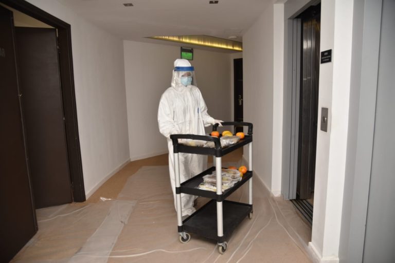 Por el aumento de casos de COVID-19 hay cerca de 700 pacientes en hoteles y domicilios: “Nuestra idea es humanizar la pandemia”