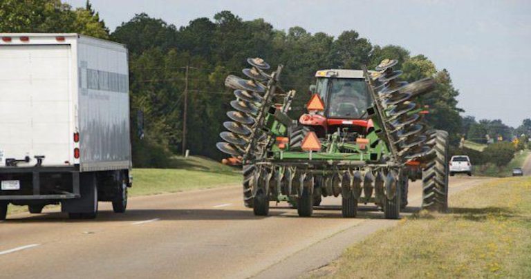 El gobierno de La Pampa recuerda las principales reglamentaciones de circulación de maquinarias agrícolas