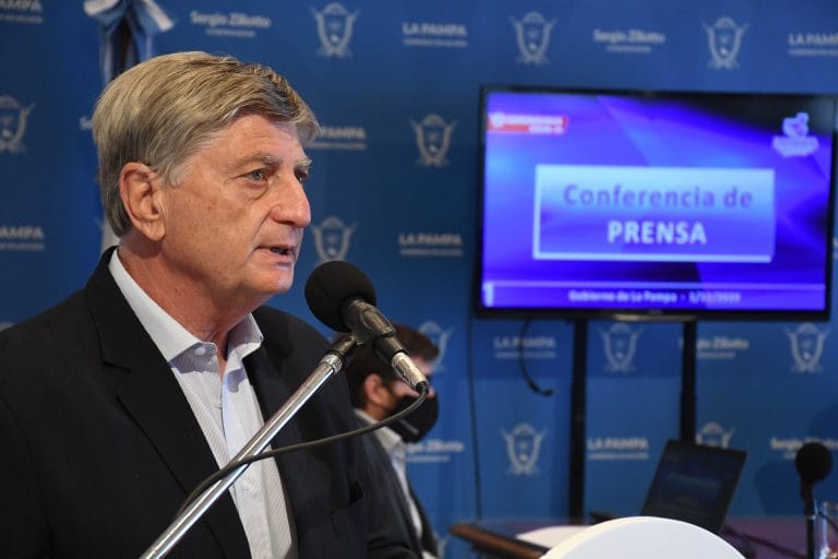 El Gobernador de La Pampa brindó una conferencia de prensa, mirá el video completo aquí