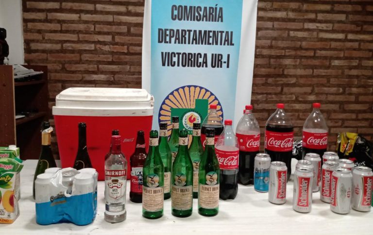 Desbarataron fiesta clandestina en Victorica: Muchas bebidas alcohólicas, notificados y secuestro de vehículos
