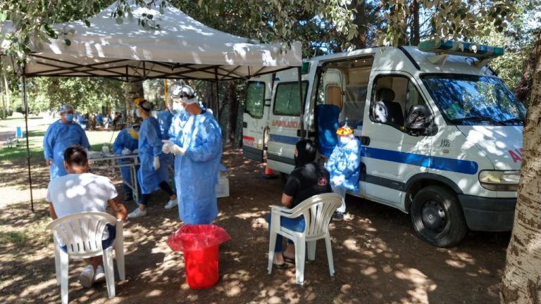 COVID-19: “Los últimos días tienden a una baja de casos pero seguimos con una meseta alta”, afirmó el director del Centeno