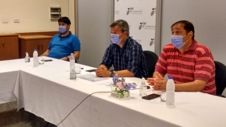 Con la presencia de un entrenador olímpico cubano, presentaron el “Menos de 1.000 + Deportes” a los intendentes pampeanos