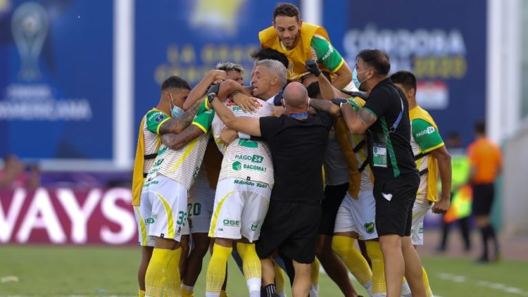 Defensa y Justicia goleó al Lanús del pampeano Luis Zubeldía y salió campeón de la Copa Sudamericana