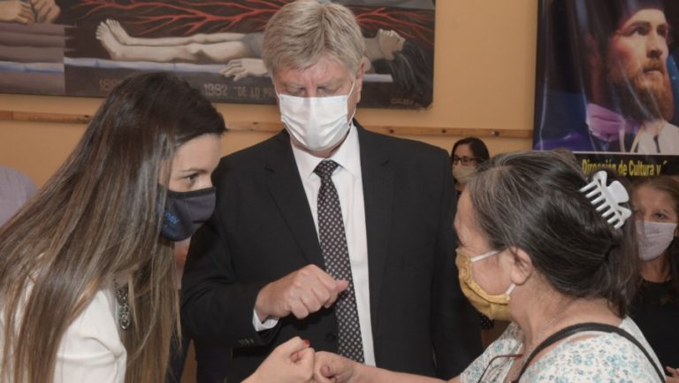 Invierten $ 12 millones para que más de 20 mujeres se capaciten en albañilería y hagan obras en un barrio de General Acha