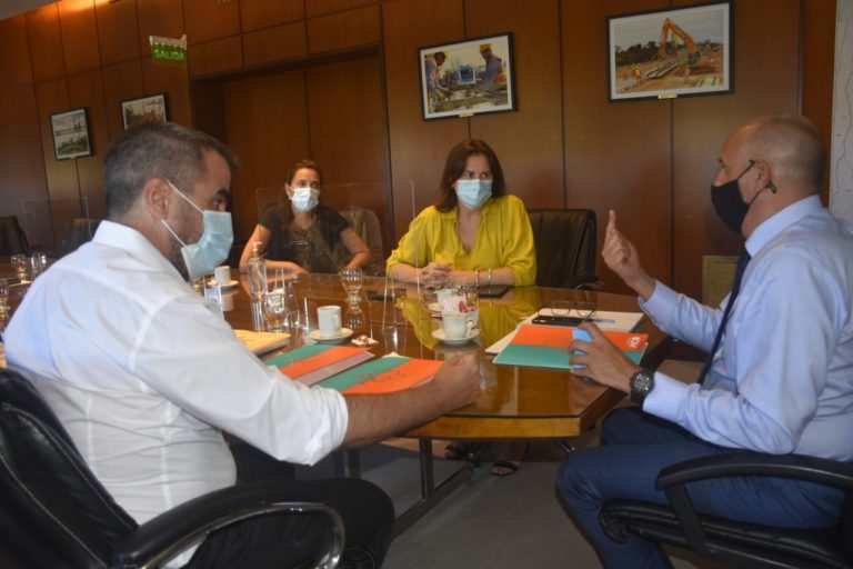 Fernanda Alonso sobre el proyecto de trenes interurbanos: “Nos da la posibilidad de movernos de una punta a otra de la ciudad y conectarnos con Speluzzi y Metileo”