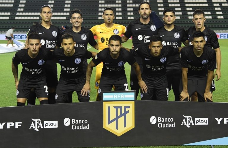Matías Palacios jugó los 90 minutos en la dura derrota de San Lorenzo