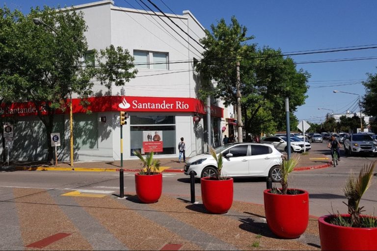 Preocupación en La Pampa: el ajuste del Banco Santander ya afecta a empleados en Pico y Santa Rosa