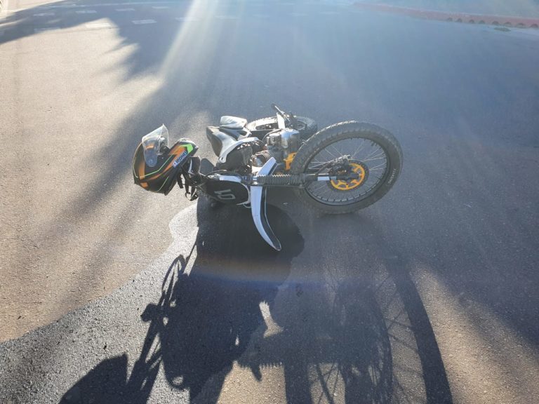 Choque en calle 19 y 20: Un motociclista fue hospitalizado