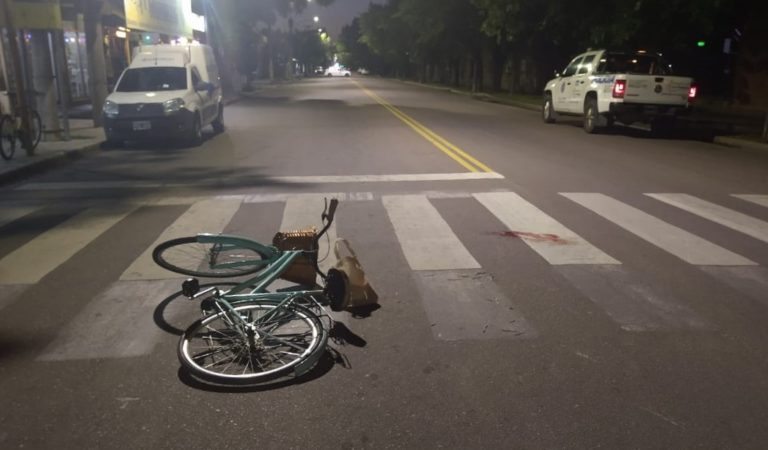 Una persona se cayó de su bicicleta en calle 9 esquina 108: Fue asistida e ingresó convulsionando al Hospital