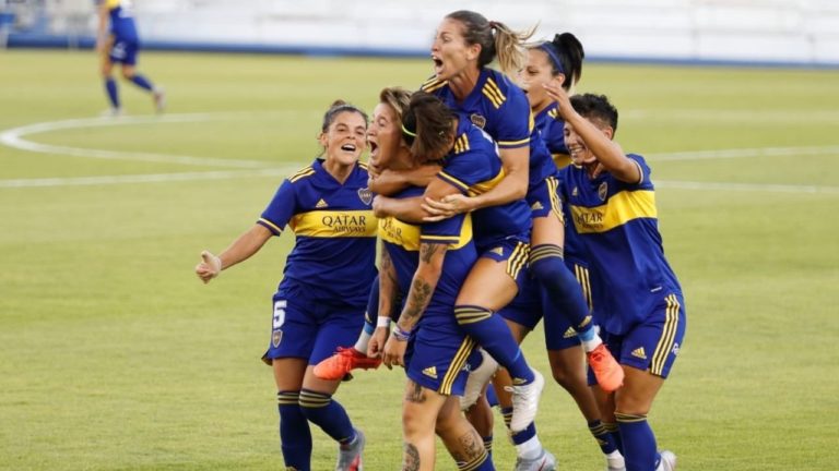 Fiesta en el vestuario de Boca: tras convertirse en las primeras campeonas profesionales del fútbol femenino