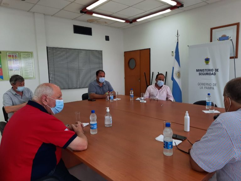El equipo de seguridad de la provincia  se reunió con los titulares del Consejo Nacional de Bomberos Voluntarios