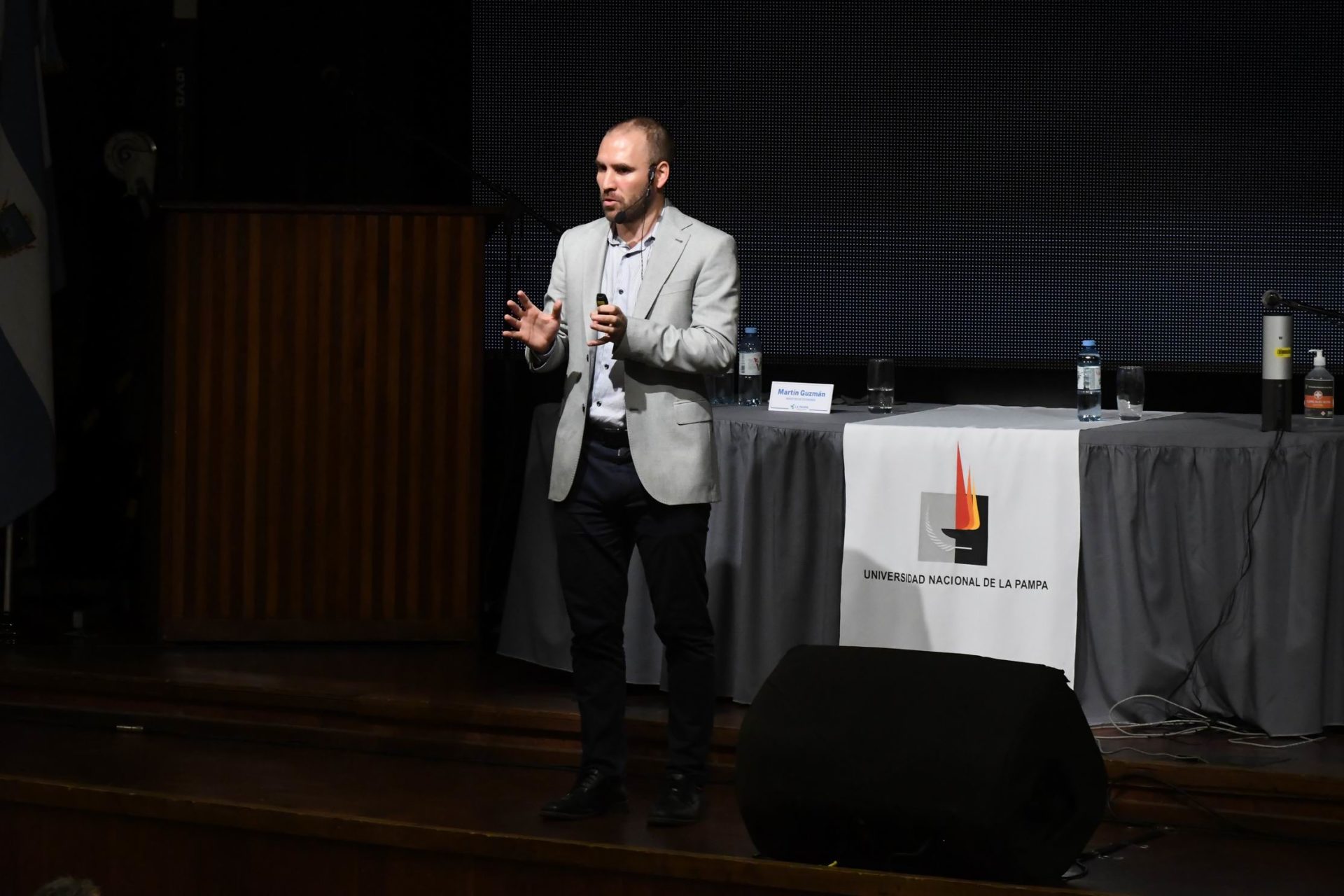 El ministro Martín Guzmán cerró su visita a La Pampa con una charla en la UNLPam