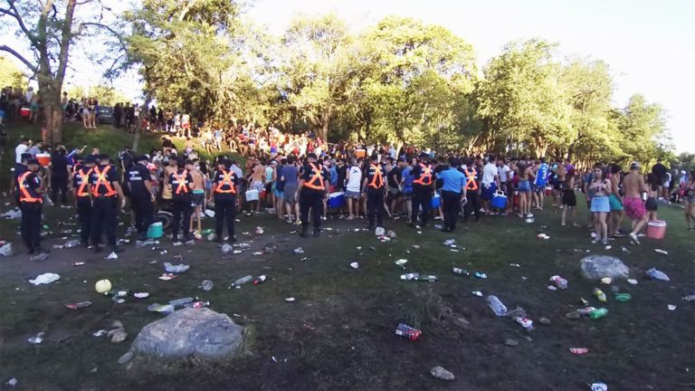 Unas 40 mil personas se reúnen sin distancia ni barbijo en Alpa Corral: “Los jóvenes son imposibles”