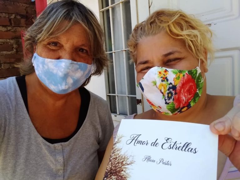 Mediante una hermosa iniciativa, el dinero de una venta de libros fue donado al merendero Sophie