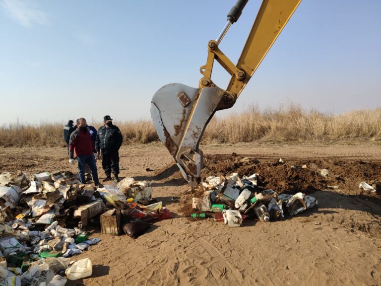 Multaron a Ferro Expreso con $ 27 millones por enterrar más de 400 bidones de agroquímicos en cercanías de Ojeda