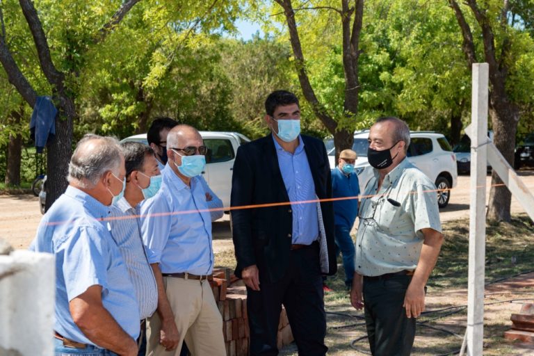 Funcionarios recorrieron distintas obras en la localidad de Arata