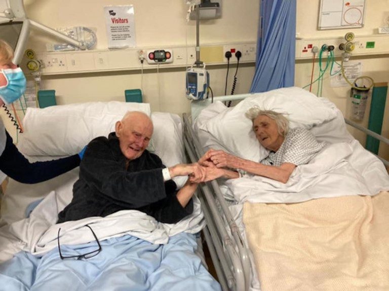 Inglaterra: estuvieron casados 70 años y murieron de COVID-19 en el mismo hospital, su última foto juntos se volvió viral